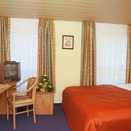 Kaerntner Stub'N Hotel Koenigslutter am Elm Room photo