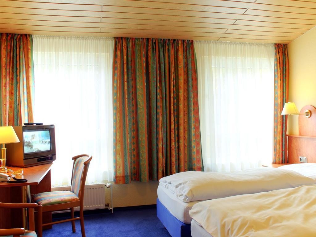 Kaerntner Stub'N Hotel Koenigslutter am Elm Room photo