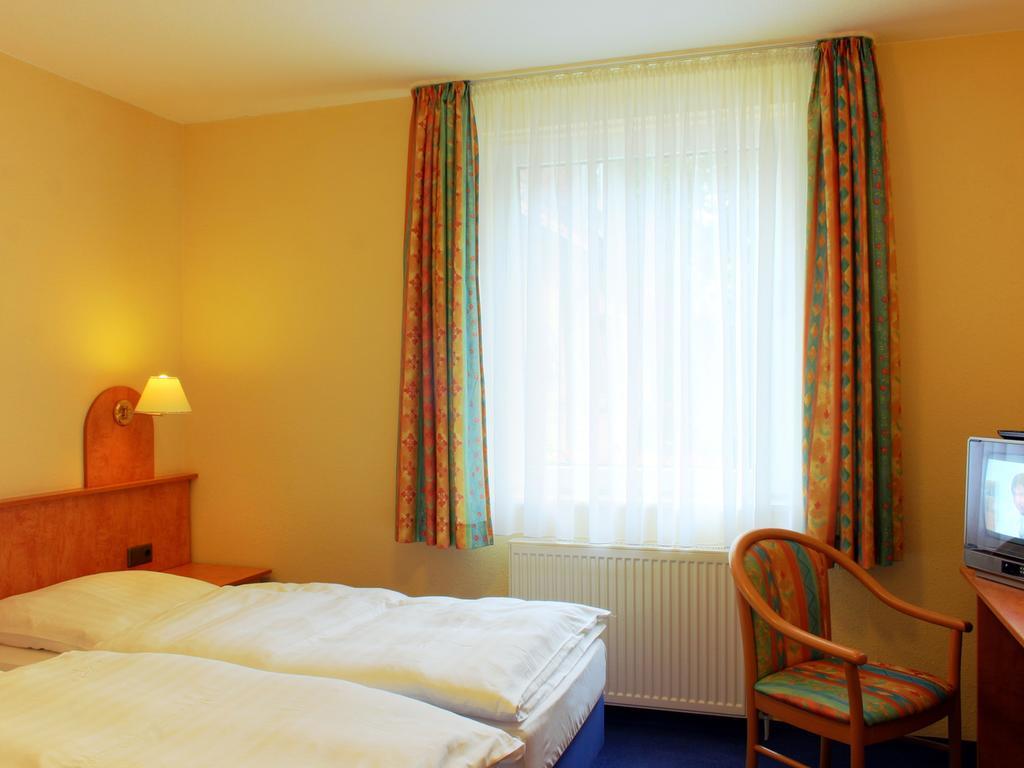 Kaerntner Stub'N Hotel Koenigslutter am Elm Room photo